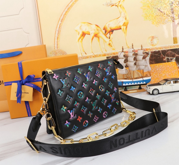 ルイヴィトンバッグ背面デザイン